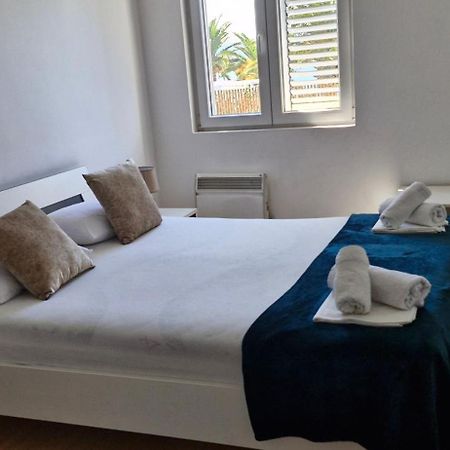 Chic Apartment In The City Center By The Sea Tivat Exterior foto