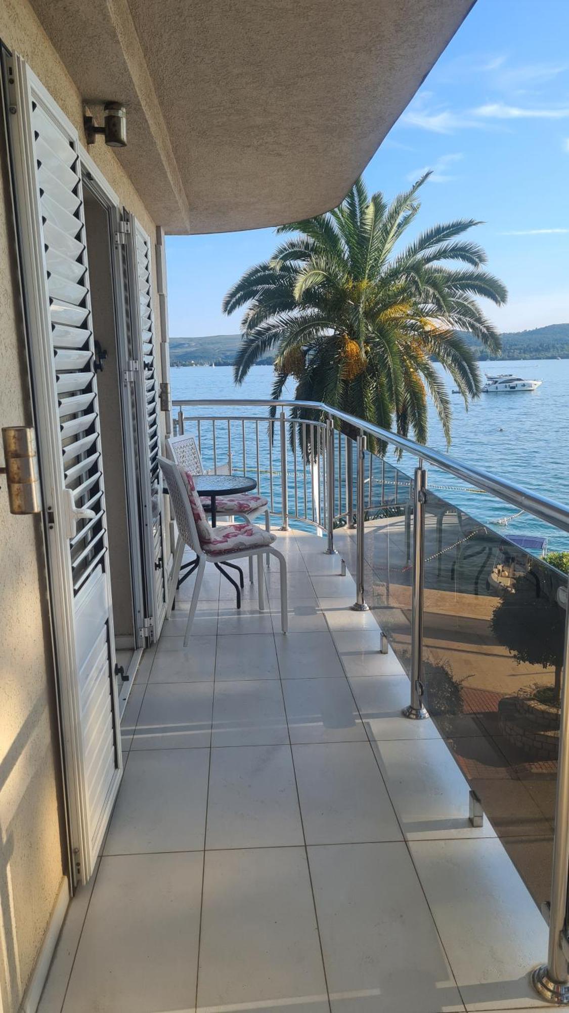 Chic Apartment In The City Center By The Sea Tivat Exterior foto